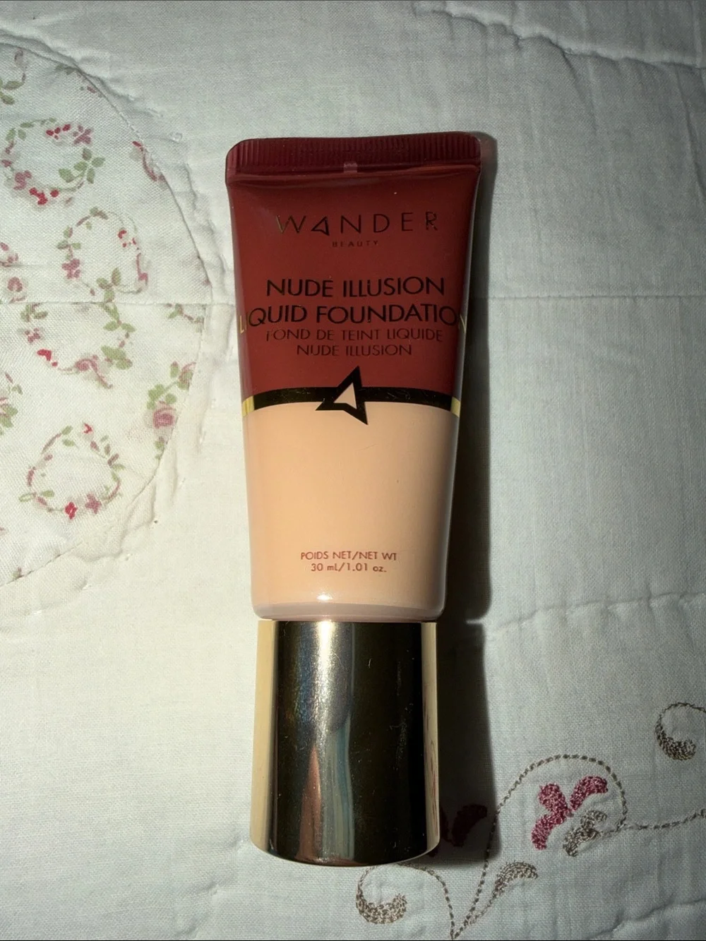 Wander Beauty Nude Illusion Liquid Foundation - Light Beige with Rose Top